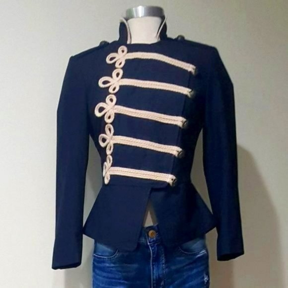 💥STUNNING💥 Embroidered Military Blazer!!